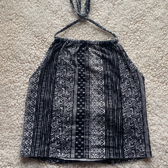 ⚡️⚡️FREE a with a purchase of $25 or more ⚡️⚡️Forever 21- Halter Top, SIZE: S - Picture 1 of 3